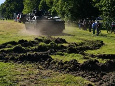 Tak wygląda fragment krakowskich Błoń po przejazdach ciężkich pojazdów wojskowych