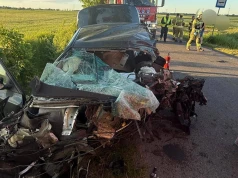 Tragiczny wypadek. Młody kierowca BMW zginął po uderzeniu w drzewo
