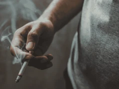 Palacze płacą krocie za swój nałóg. Tyle wydają miesięcznie, aż trudno uwierzyć