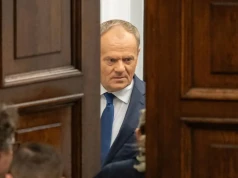 Tak Tusk łasił się do dziennikarzy. Obaj przypomnieli kulisy spotkania i zakpili z premiera