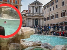 Kobieta pływała w Fontannie di Trevi. Nagranie obiegło internet