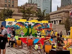Gigantyczny mural z klocków powstaje pod Pałacem Kultury i Nauki. Każdy może dobudować coś od siebie