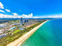 Odwiedź „Chińskie Hawaje” ✨🏝️ Wycieczka na Hajnan za 2881 PLN (loty + ⭐⭐⭐⭐⭐ hotel) 🌊🥥