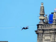 "Linia Czasu" nad Warszawą. Pierwsze takie przejście w historii