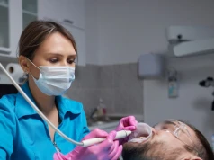Ta usługa jest całkowicie darmowa. Dentysta zrobi ci to na NFZ