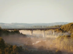 Czechy z koncepcją trzech mostów dla pierwszej linii KDP