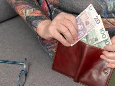 Ci seniorzy dostaną wyższe emerytury. ZUS naprawia błąd sprzed lat