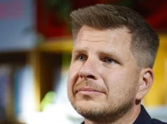 "Jemu się należy, bo to dzwoni Chajzer". Dentysta nie odpuszcza celebrycie