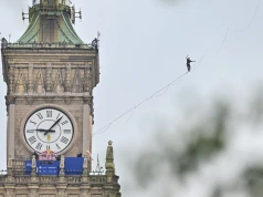 Warszawa na chwilę wstrzymała oddech. Przeszedł po linie między PKiN a Varso Tower