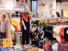 Zakupy dla dzieci wchodzą w nową erę. Tak sieci walczą o uwagę rodziców