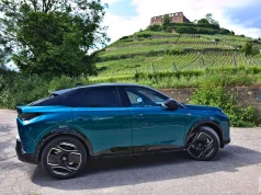 Szokujący zwrot na rynku. Ponad połowa zamówień na te modele Peugeot to już elektryki
