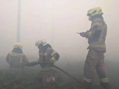 Ponad 1,5 tys. osób gasi pożar na Mazowszu. Pogorzelisko pod ścisłą kontrolą służb.