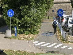 Problematyczna ścieżka rowerowa przy zamku. Trzeba zamienić ją z chodnikiem?