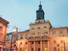 Z budynku ratusza zdjęto ukraińską flagę. „Godzi w pamięć historyczną naszego narodu”