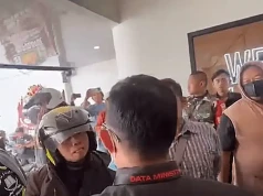 Ekstremiści islamscy przerywają nabożeństwa w Indonezji