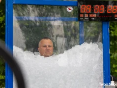 Ponad 5 godzin w lodowatej skrzyni. Nowy Rekord Guinnessa pobity w Słupcy!
