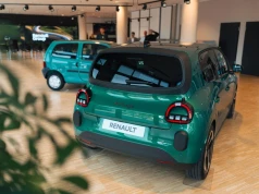 Nowe Renault Twingo cierpi na choroby wieku dziecięcego. Gorący akumulator