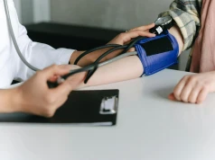 Ponad 290 mln dni na zwolnieniu lekarskim. Na co Polacy najczęściej biorą L4?