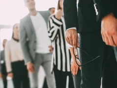 Ten trend w rekrutacji zyskuje popularność. Firmy stawiają na kompetencje i elastyczność