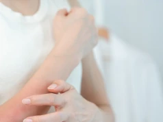 Suplementujesz tę witaminę na skórę i odporność? Uważaj, bo łatwo przesadzić