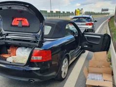 Papierosy bez akcyzy w Audi. 18-latek przewoził 1500 paczek nielegalnego towaru