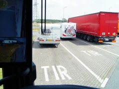 Auta z przyczepami kempingowymi mają jeździć za darmo – zmiany w e-TOLL