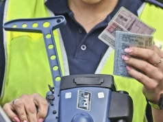 Czy trzeba mieć dowód rejestracyjny w aucie? Wielu kierowców się myli