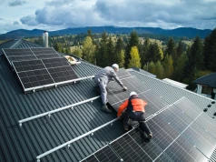 Energetyczne zagrożenie na dachach domów. Operator chce interweniować