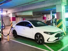 WARSZAWA. Eleport przy CH Reduta kusi stawką 1,89 zł/kWh na ładowarkach 180 kW. Ekoen i Tesla nocami tańsze