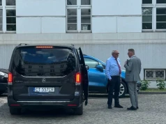 Przypadki z mercedesem do którego marszałek się nie przyznaje i z dyrektorem Centrum Czochralskiego
