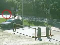 Potrąciła dziewczynę i uciekła. Świadek też odjechał. Policja ma nagrania