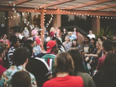 Sala na event do 100 osób — na co zwrócić uwagę przy wyborze?