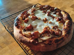 Piecyk do pizzy dał mi w kość. Wróciłem do piekarnika i kamienia, a teraz chcę Cię ostrzec