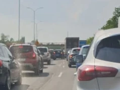 Kilka samochodów zderzyło się na DTŚ. Kierowcy stoją w długim korku