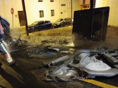 Nocna seria pożarów w Arrecife: spłonęło 13 kontenerów, uszkodzone samochody
