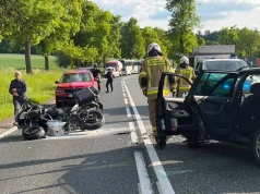 Motocyklista ranny po zderzeniu z samochodem na DK5. Droga była zablokowana