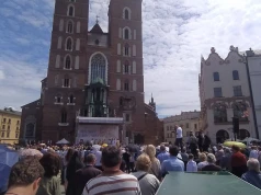 Uwielbienie, procesja, beatyfikacja – kumulacja religijnych uroczystości w Krakowie