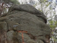 Tylko 2 godziny od Krakowa. Park zdrojowy i niezwykłe skały zachwycają