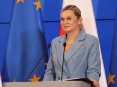 MEN przyjął zakaz telefonów w szkołach. Rodzice są podzieleni: "Durny obowiązek dla nauczycieli"
