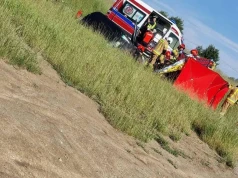 Śmierć na łuku drogi. Hyundai z impetem uderzył w betonowy przepust, nie żyje 78-letnia pasażerka