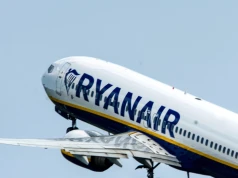 Samolot Ryanair odleciał bez 150 pasażerów. "Kompletny chaos na lotnisku"