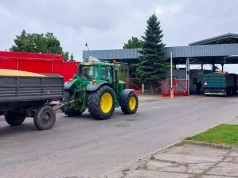 Rolnicy trzymają zboże, a skupy czekają. Co dalej z cenami?
