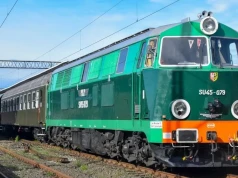 Wsiadasz w Warszawie, wysiadasz w PRL-u. Nieśpieszny ma nowe trasy