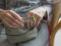Koszmar seniorki z gminy Morąg. Straciła 50 tysięcy złotych, chcąc ratować córkę