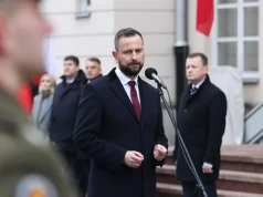 "Panie ministrze Mavericku". Błaszczak kpi z Kosiniaka-Kamysza