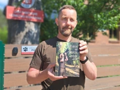 Leśnik wydał książkę o zwierzętach i roślinach z Borów Tucholskich