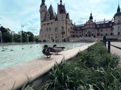 To jeden z najpiękniejszych zamków w Polsce. Można w nim nocować