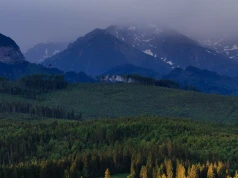 To jeden z najpiękniejszych widoków na Tatry. Tylko 40 minut od Zakopanego