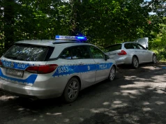 Pijany kierowca BMW bez papierów uciekał pod Wrocławiem przed policją