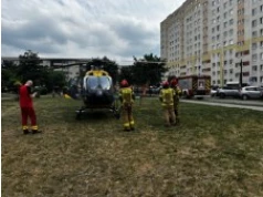 Pięciolatka wypadła z 11. piętra. Matka była pijana